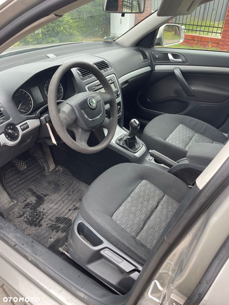 Skoda Octavia 1.6 TDI Ambiente - 6