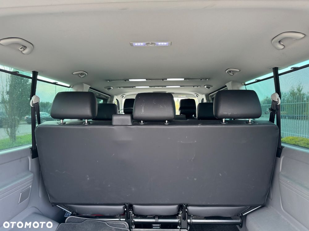 Volkswagen Caravelle - 37