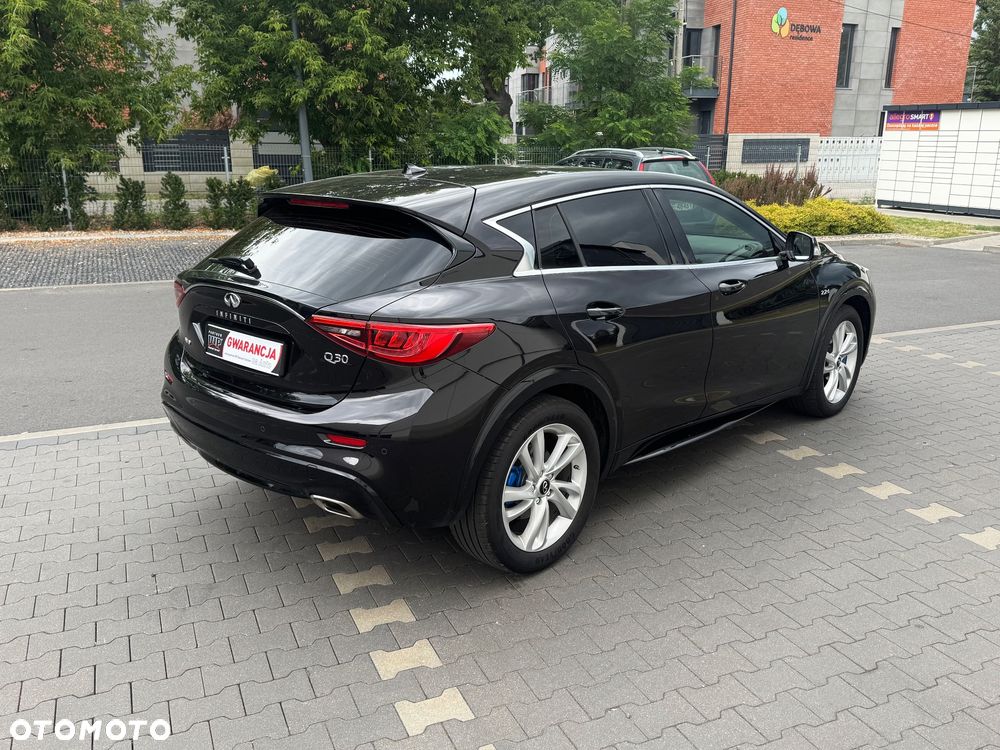 Infiniti Q30 2.2d DCT - 8