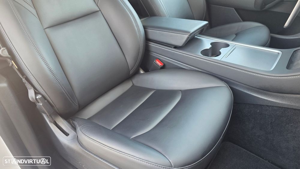 Tesla Model Y Long Range Tração Integral - 18