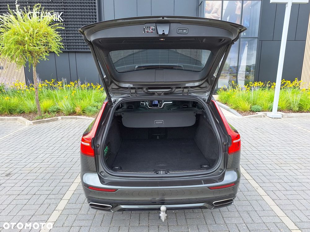 Volvo V60 B4 D R-Design - 12