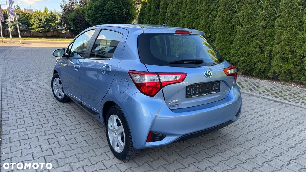 Toyota Yaris Hybrid 100 Business Edition - 6