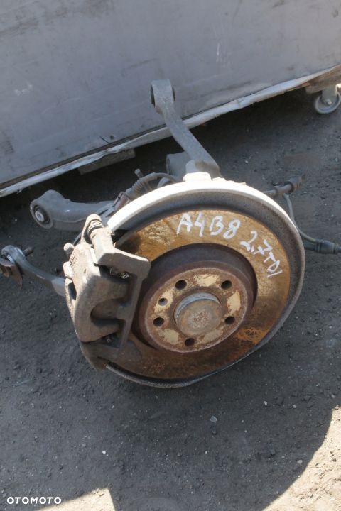 wahacz lewy tył Audi A4 B8 2.7 TDI - 2