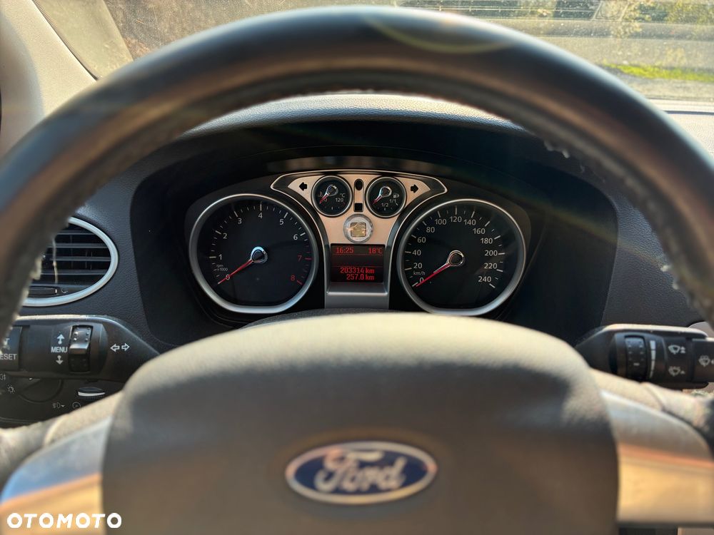 Ford Focus 1.6 Trend - 12