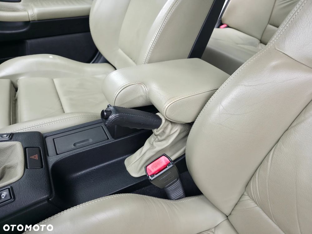 BMW Seria 3 320i - 23