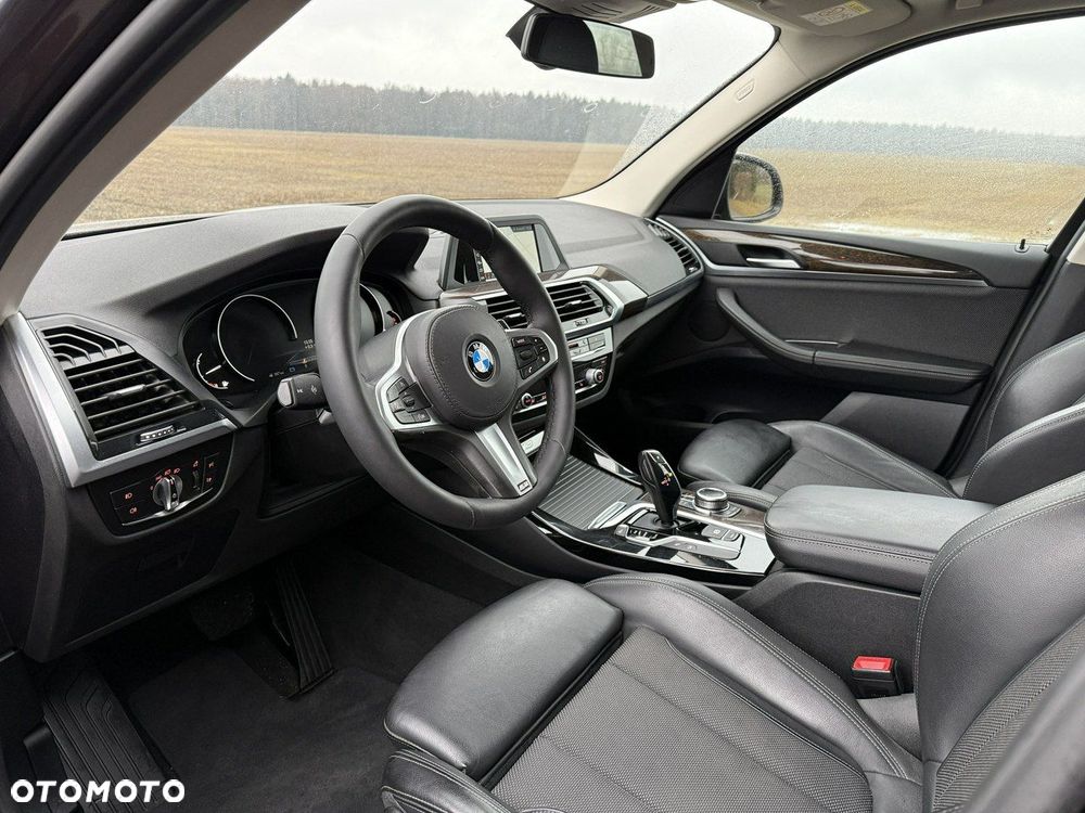 BMW X3 xDrive20i Advantage - 27