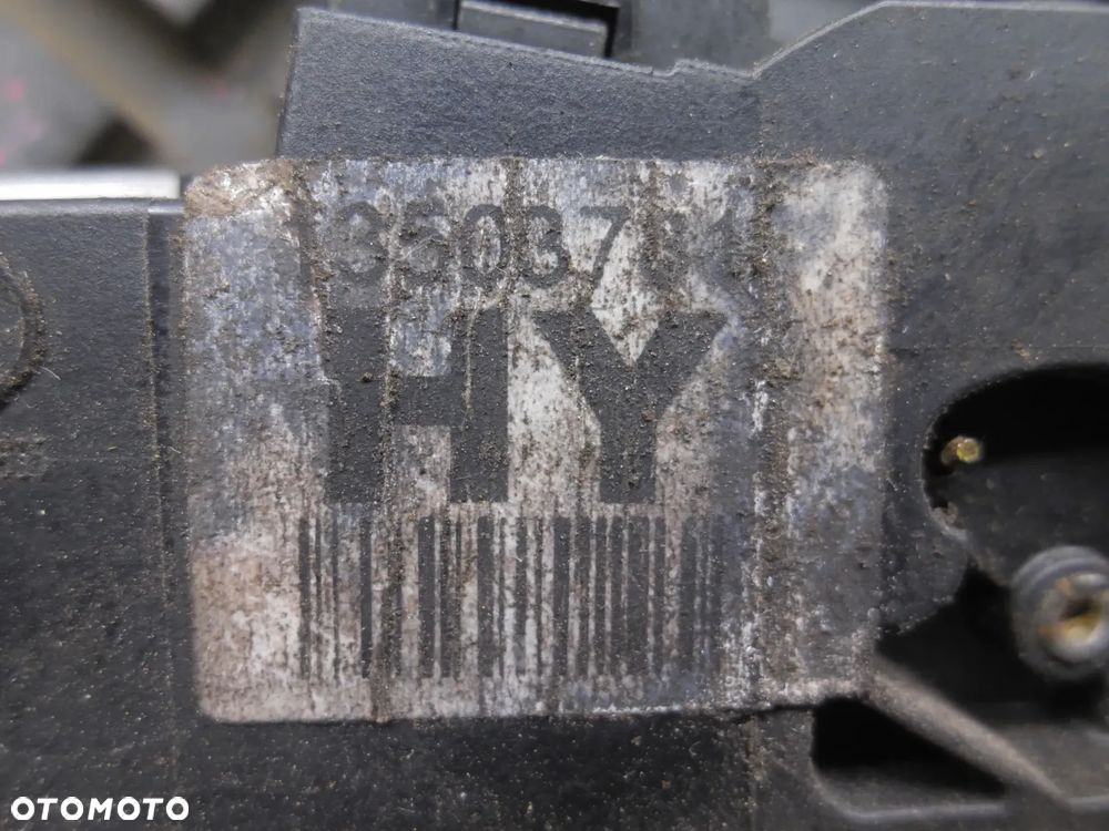 Zamek drzwi lewy przód przedni Opel Astra IV J Insignia A 13579518 HY - 2