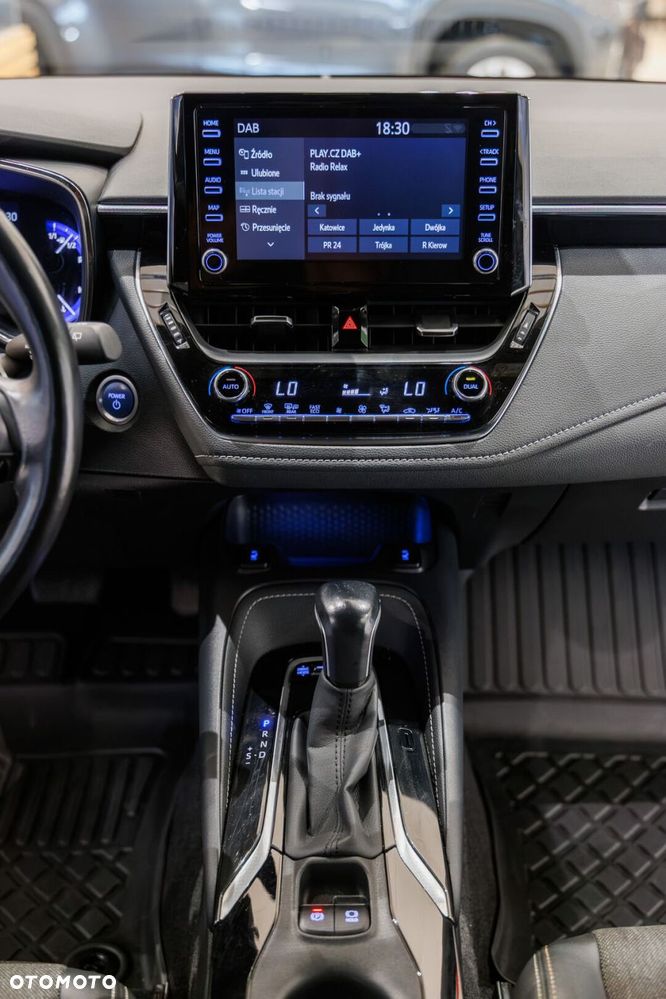 Toyota Corolla 2.0 Hybrid Comfort - 26
