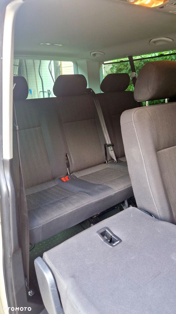 Volkswagen Caravelle - 13
