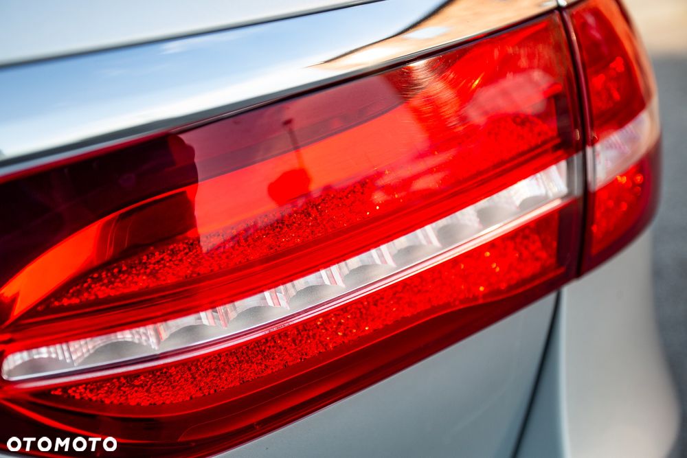 Mercedes-Benz Klasa E 220 d 9G-TRONIC - 35