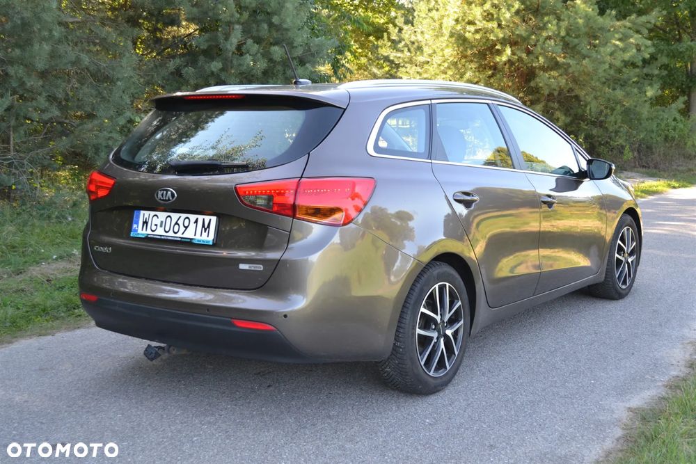 Kia Ceed 1.6 GDI ISG Platinum Edition - 4