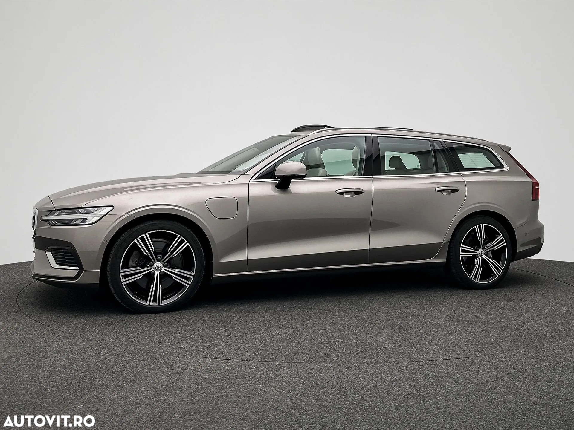 Volvo V60 T8 AWD Recharge Geartronic Inscription - 5