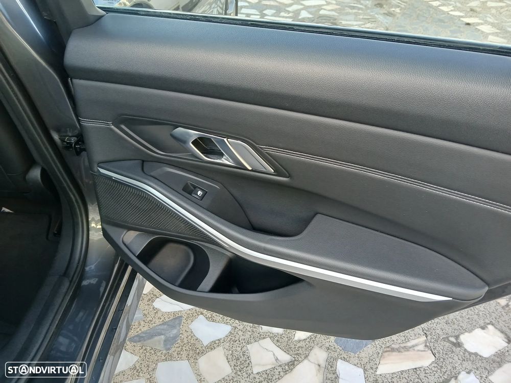 BMW 318 d Line Sport Auto - 39