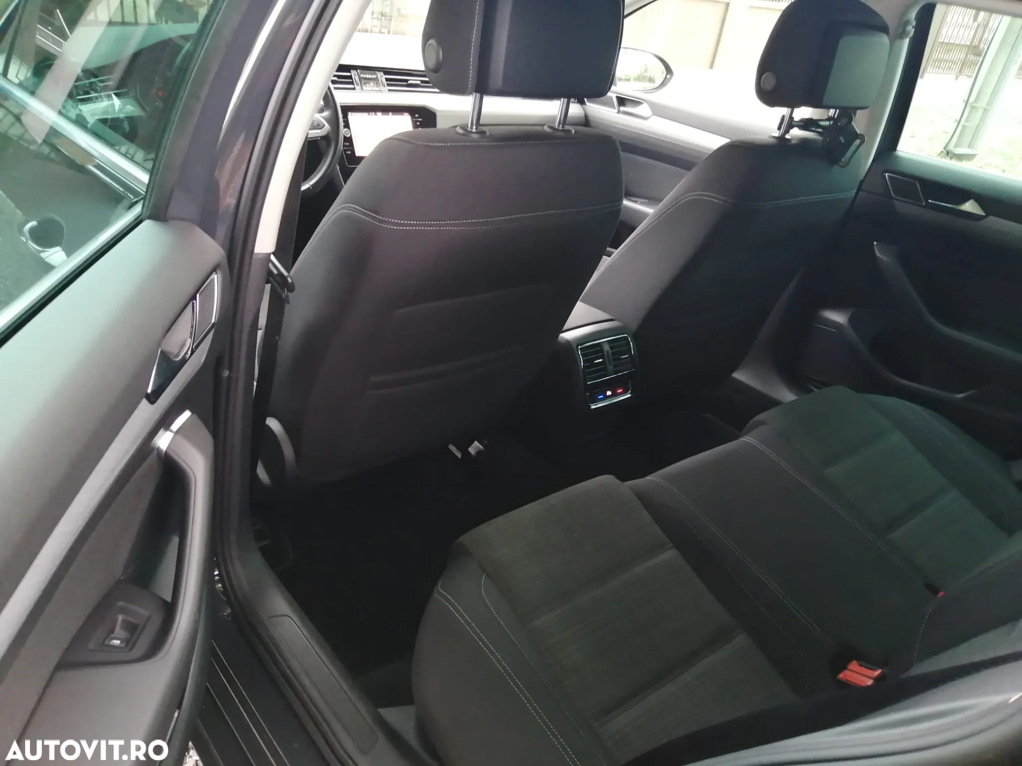 Volkswagen Passat - 9