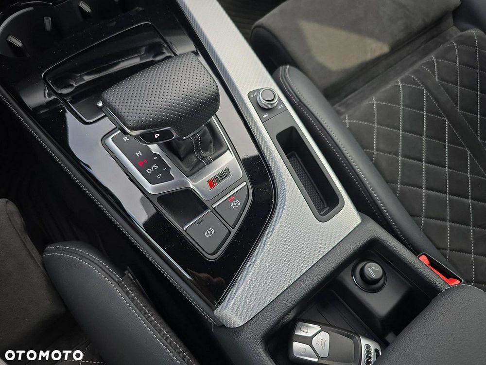 Audi RS4 Limousine - 14