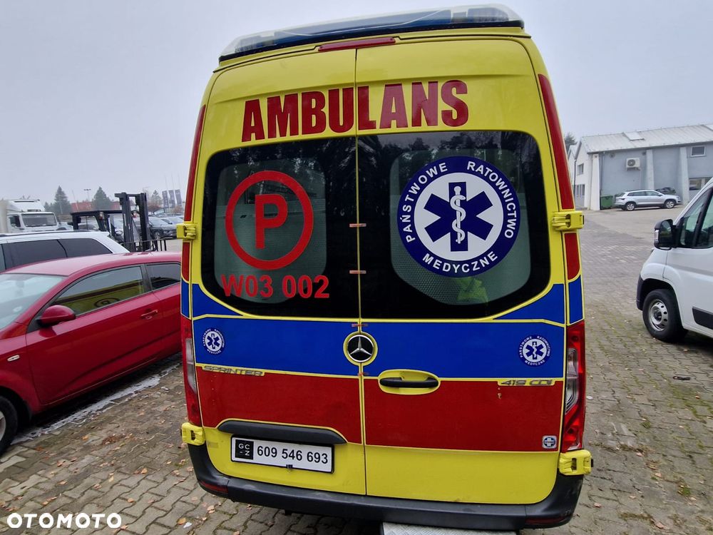 Mercedes-Benz Sprinter - 2