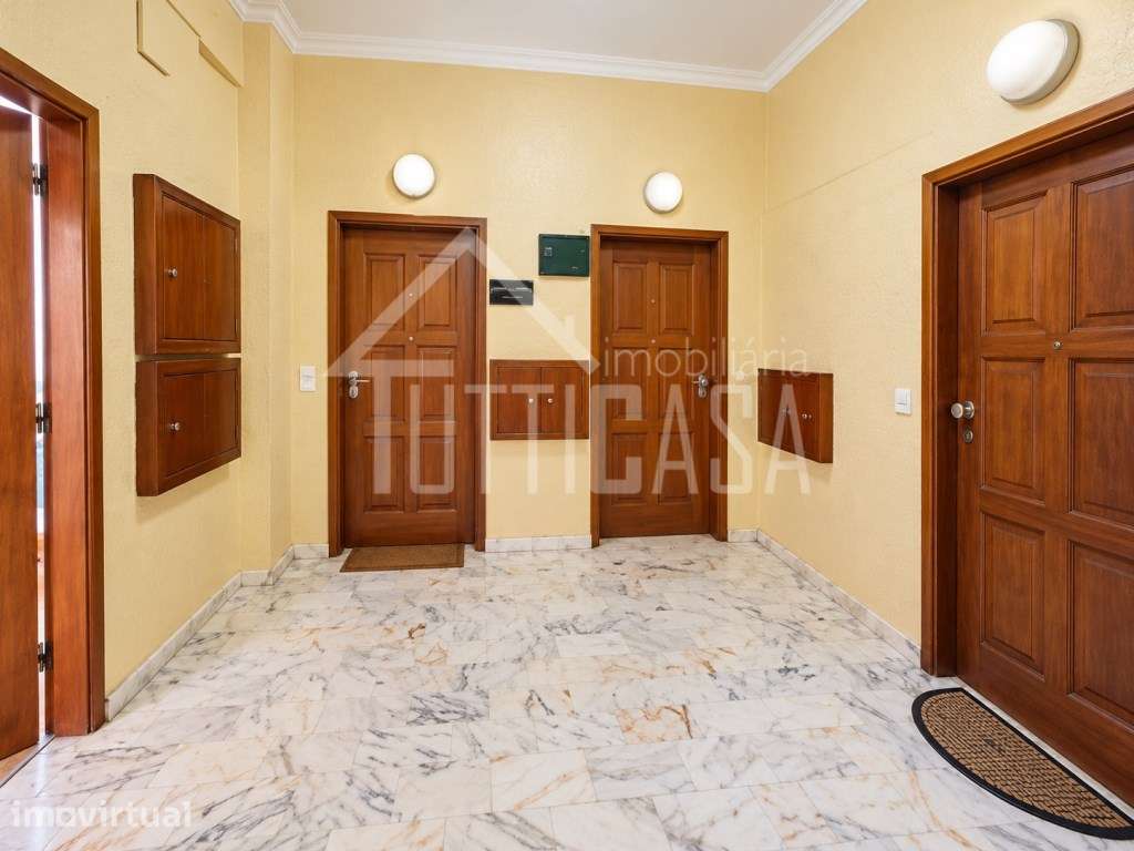 ESCRITÓRIO NO CENTRO DE TORRES VEDRAS | VENDA OU ARRENDAMENTO | 38 m² - Grande imagem: 3/12