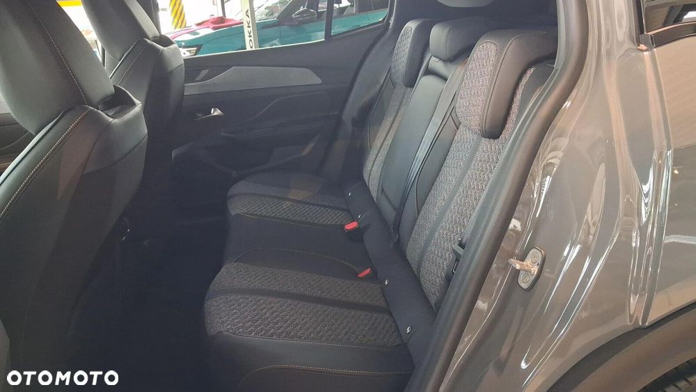 Peugeot 408 1.2 PureTech mHEV Business S&S e-DCS6 - 16