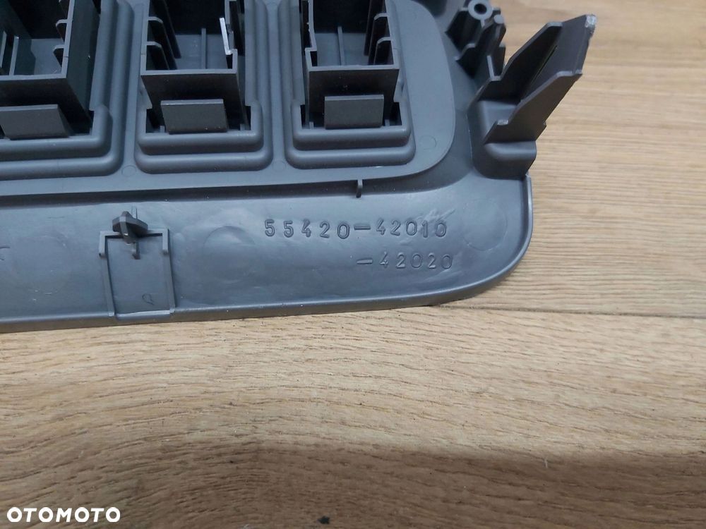 Toyota Rav4 II XA20 popielniczka zapalniczka 55420-42010 01-03 r - 3