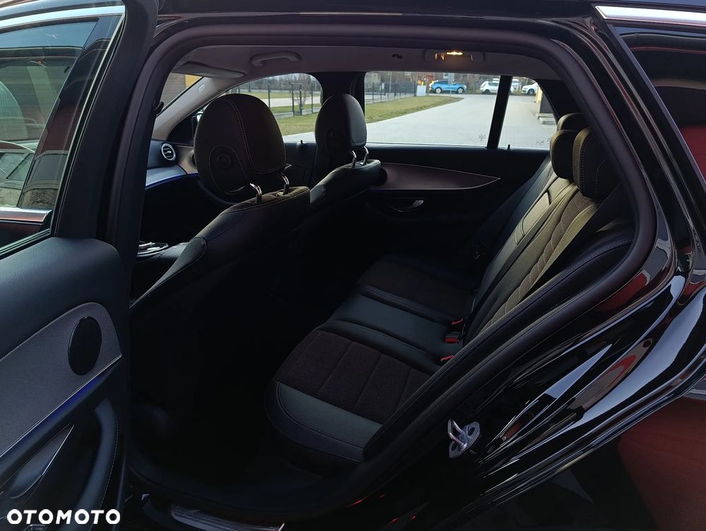Mercedes-Benz Klasa E 200 9G-TRONIC AMG Line - 28
