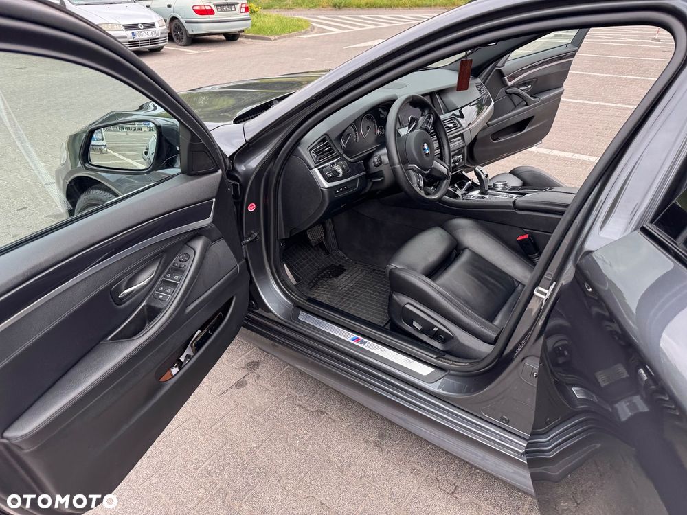 BMW Seria 5 530d xDrive Modern Line - 17