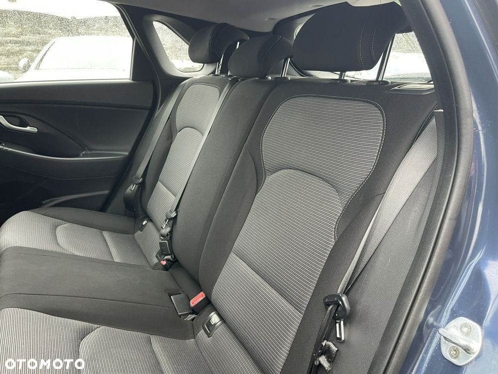 Hyundai i30 blue 1.4 Classic - 14