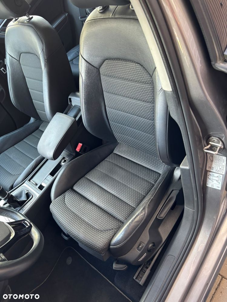 Volkswagen Golf - 14