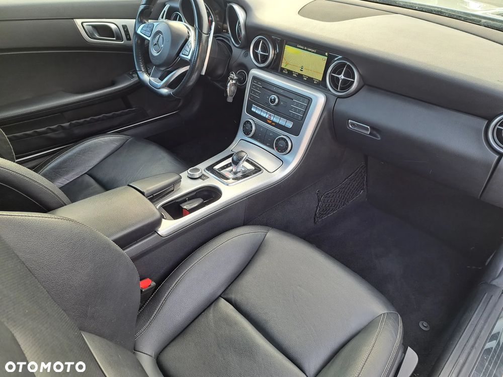 Mercedes-Benz SLC 250 d 9G-TRONIC RedArt Edition - 9