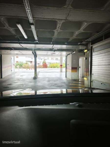 Garagem fechada tipo box - Grande imagem: 3/3