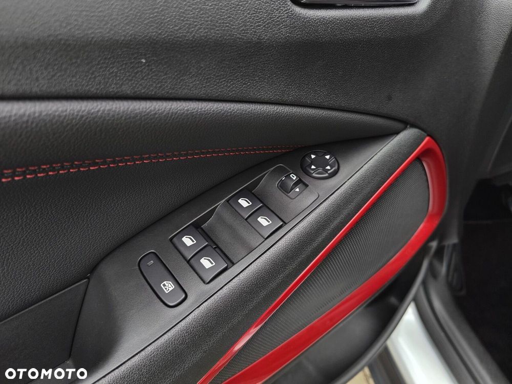 Opel Crossland 1.2 T GS Line - 17