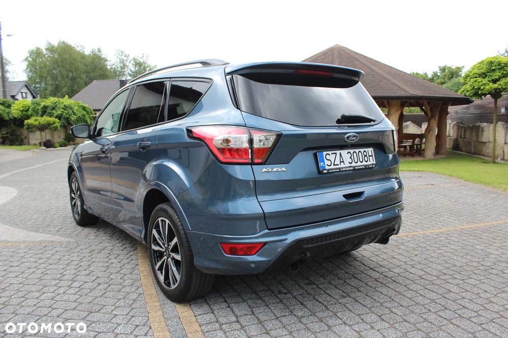 Ford Kuga 1.5 EcoBoost 2x4 ST-Line - 4