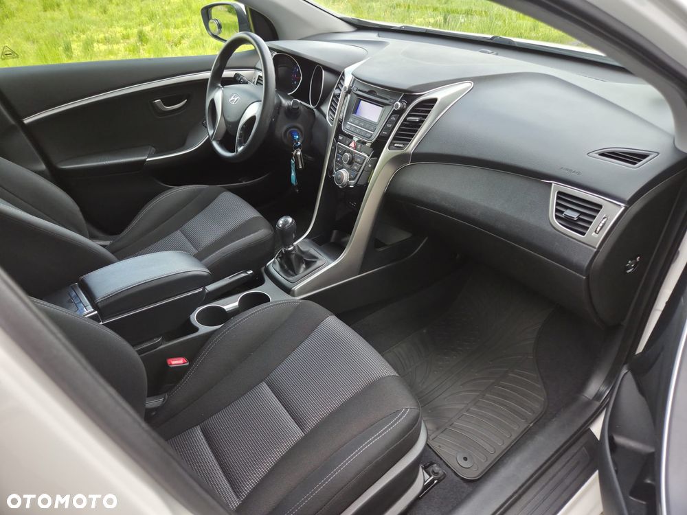Hyundai i30 1.4 Trend - 14