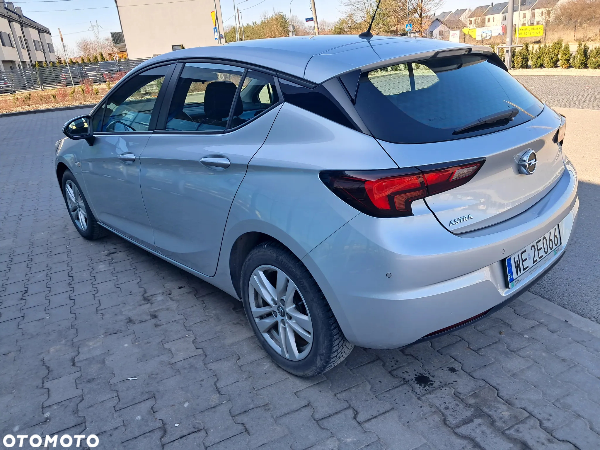 Opel Astra V 1.2 T Edition S&S - 9