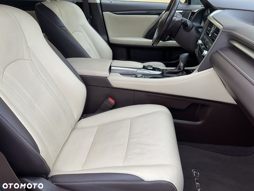 Lexus RX - 11