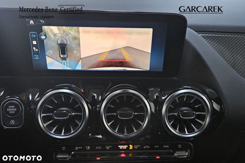 Mercedes-Benz GLA - 27