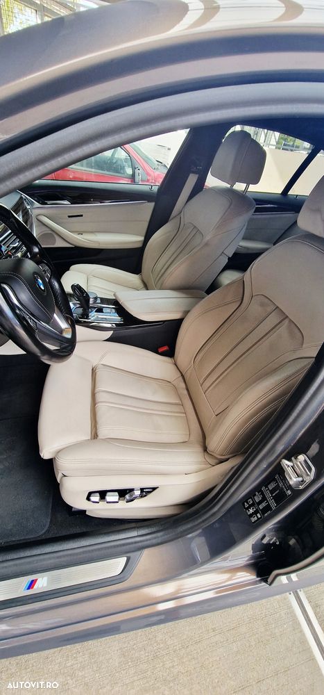 BMW Seria 5 530i xDrive AT - 12