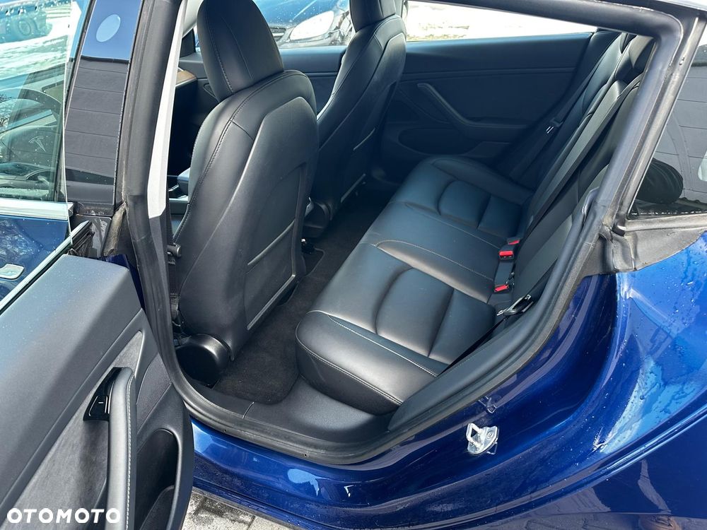 Tesla Model 3 - 11