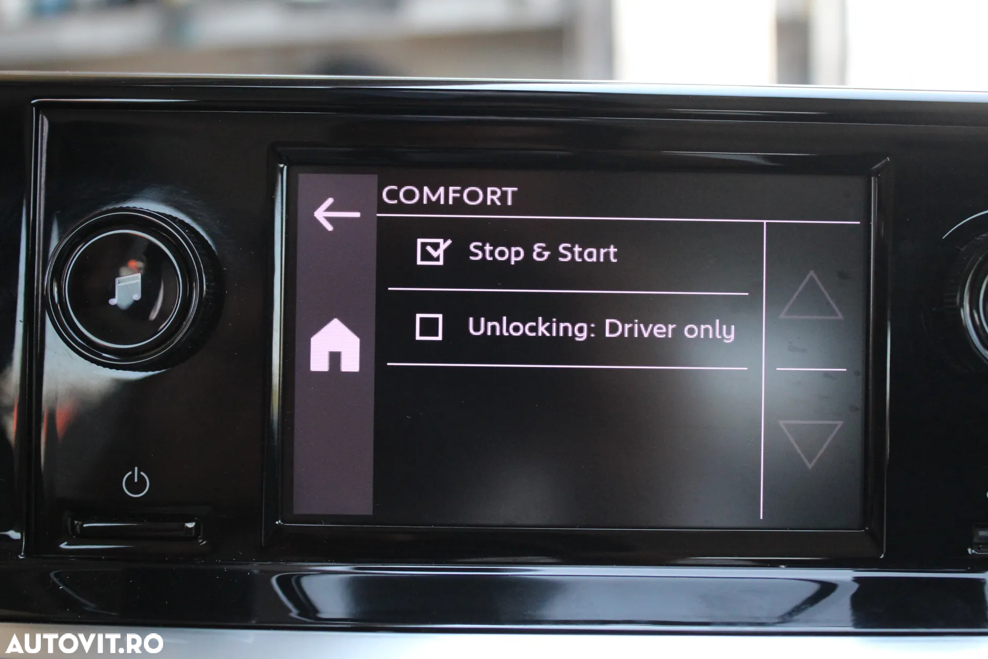 Peugeot 208 1.2L PureTech 75 S&S BVM5 Active - 9