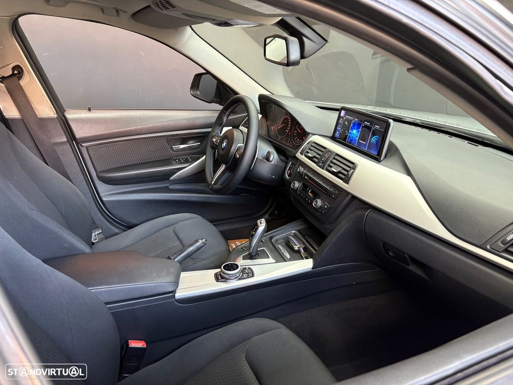 BMW 320 d Touring Aut. Sport Line - 58