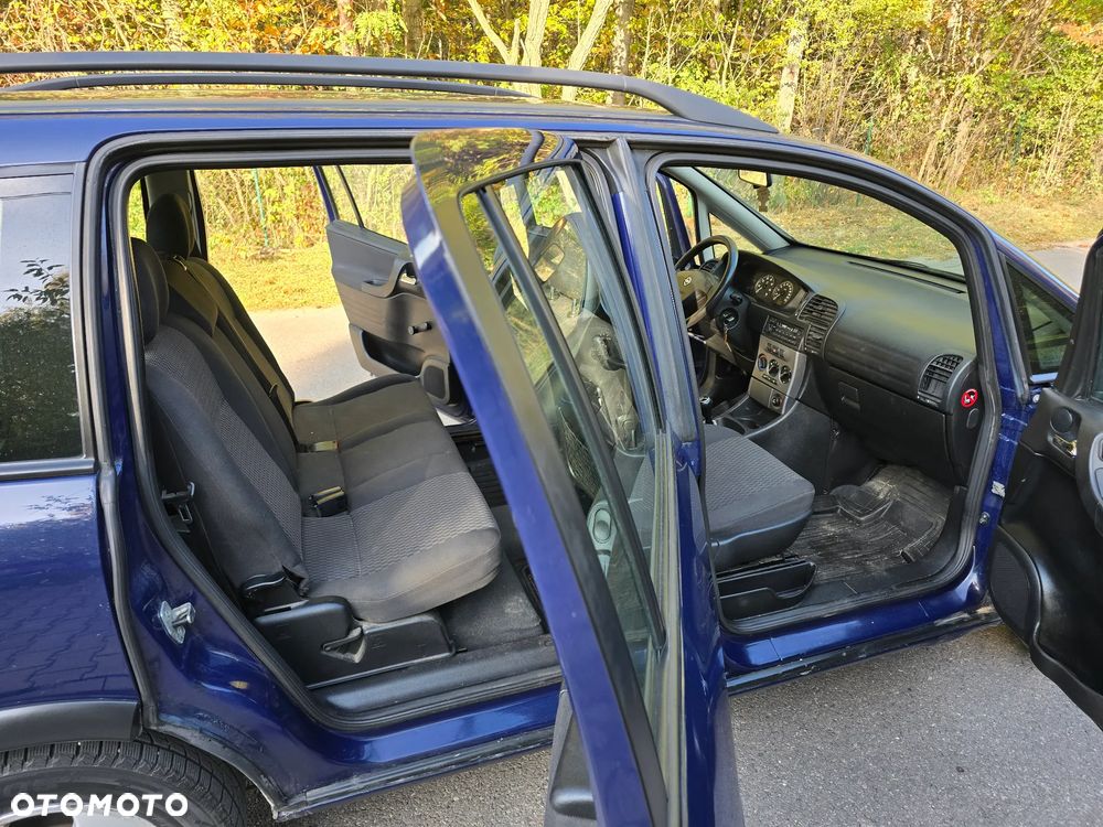 Opel Zafira - 23