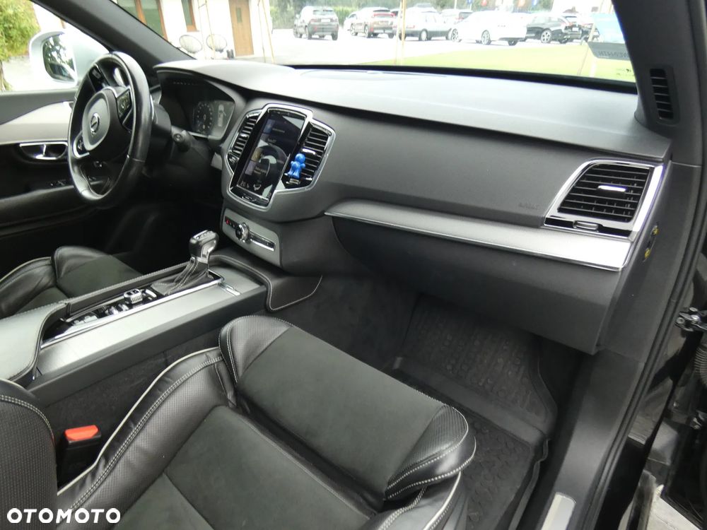 Volvo XC 90 D5 SCR AWD R-Design - 11