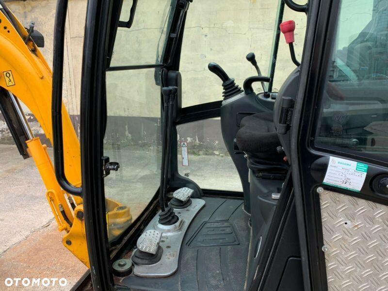 JCB 8018 - 7