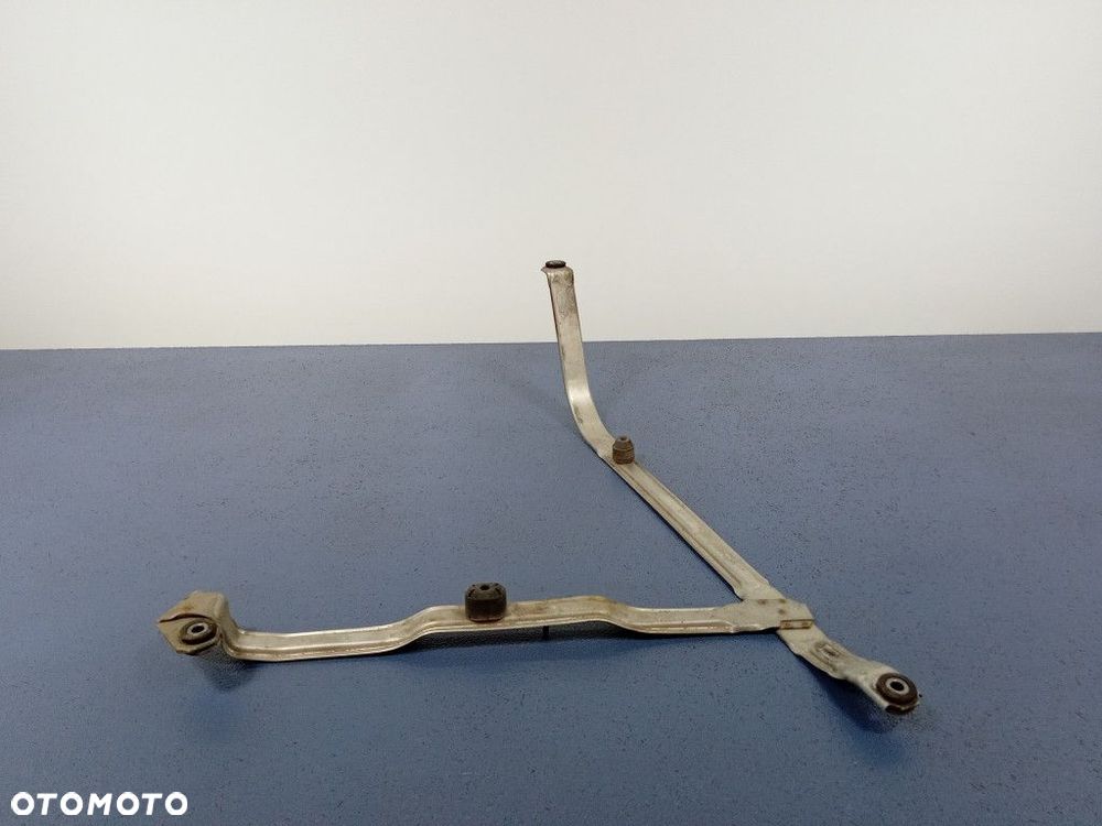 BMW 5 G30 G31 G14 OPASKA ZBIORNIKA PRAWA 7383181 - 2