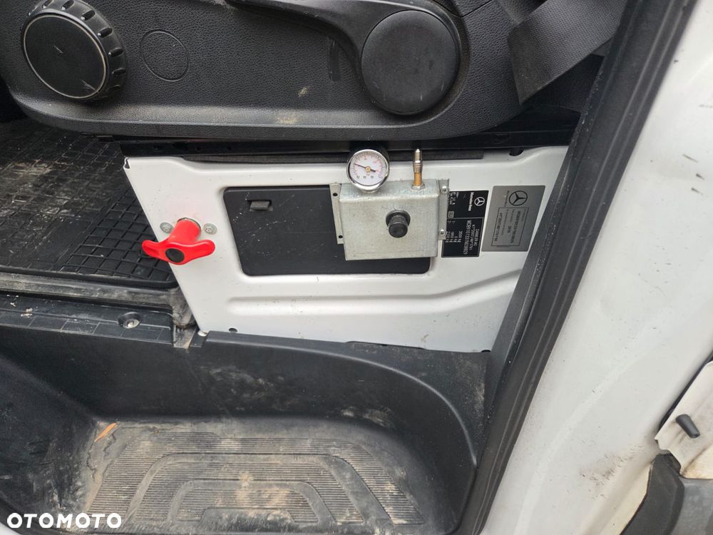 Mercedes-Benz Sprinter - 10