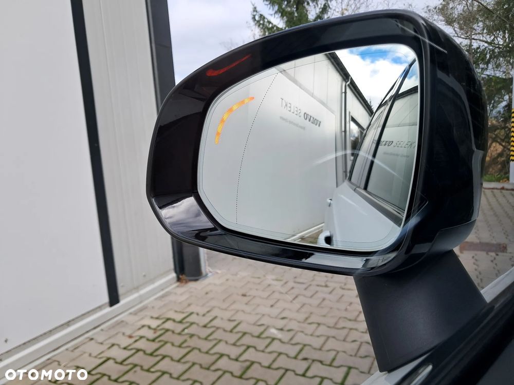 Volvo XC 90 T8 AWD Plug-In Hybrid Ultra Dark 7os - 29