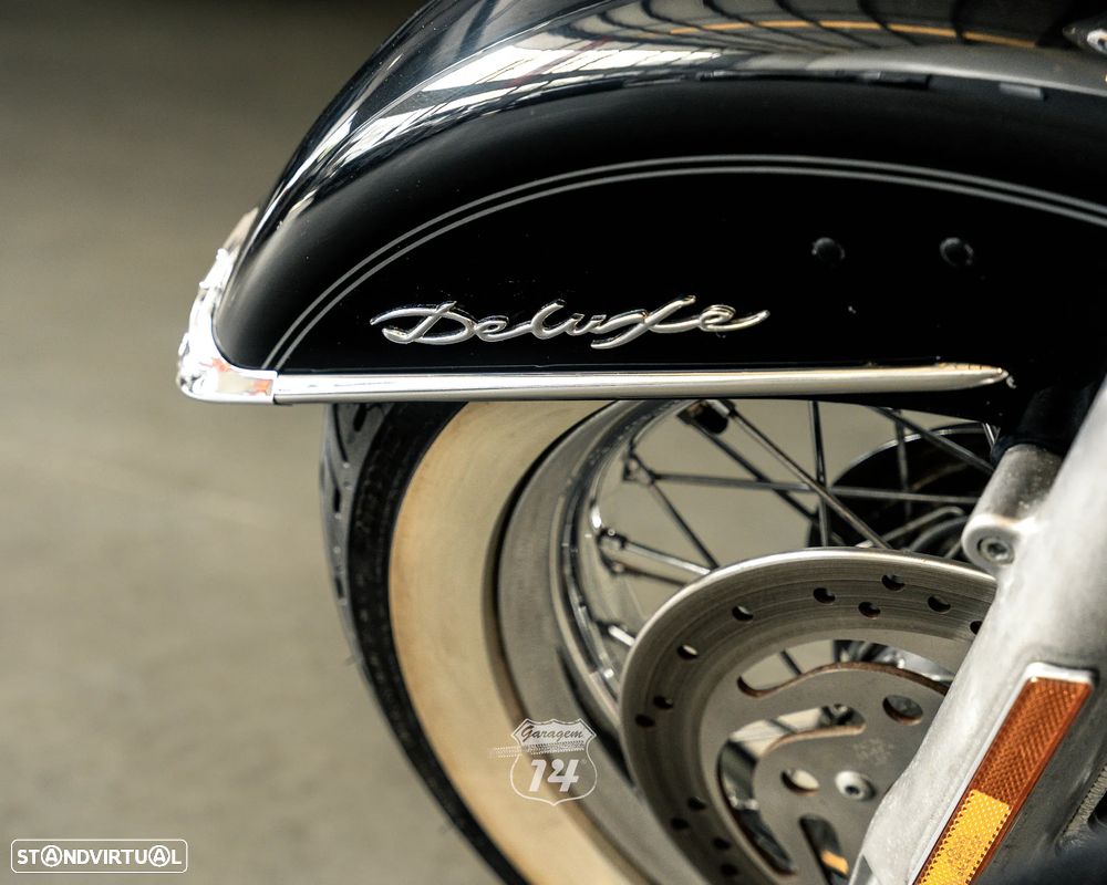 Harley-Davidson FLST Softail Deluxe - 11