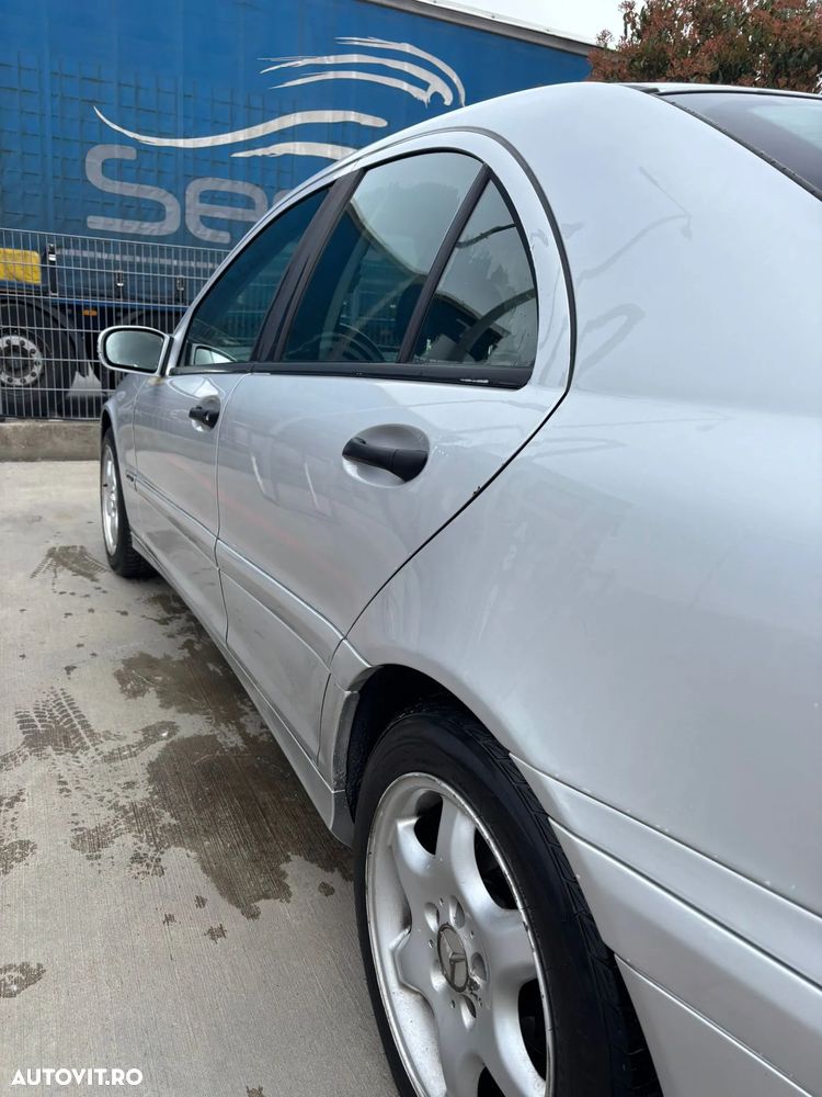 Mercedes-Benz C 200 CDI - 8