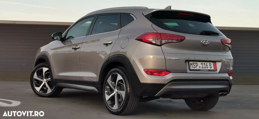 Hyundai Tucson 2.0 CRDI 4WD Automatik Premium - 36