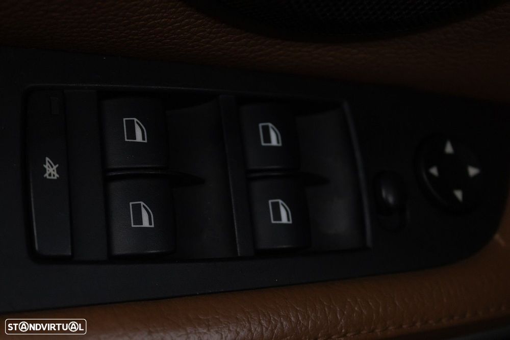 BMW 318 d Touring - 17