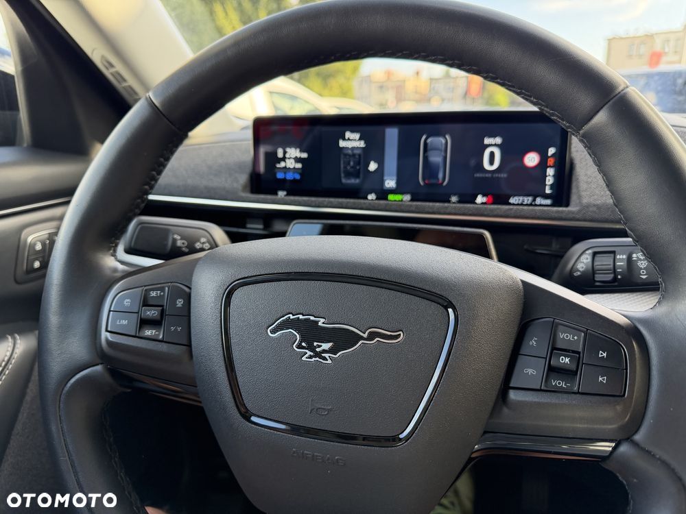 Ford Mustang Mach-E 73 kWh AWD Premium - 11